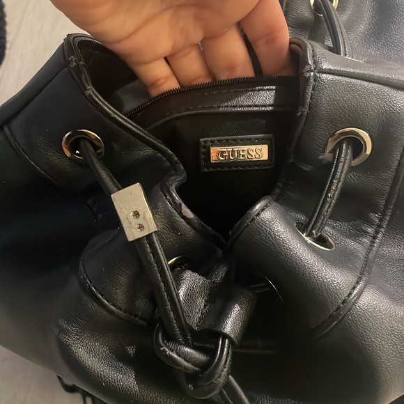 Guess backpack just wore it a few times. Very good state - Picture 4 of 4